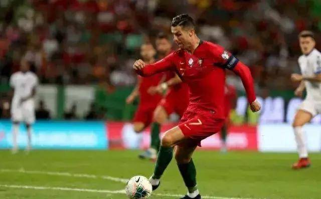 C罗连续五场比赛得分超过持续失利，篮网不断突破！