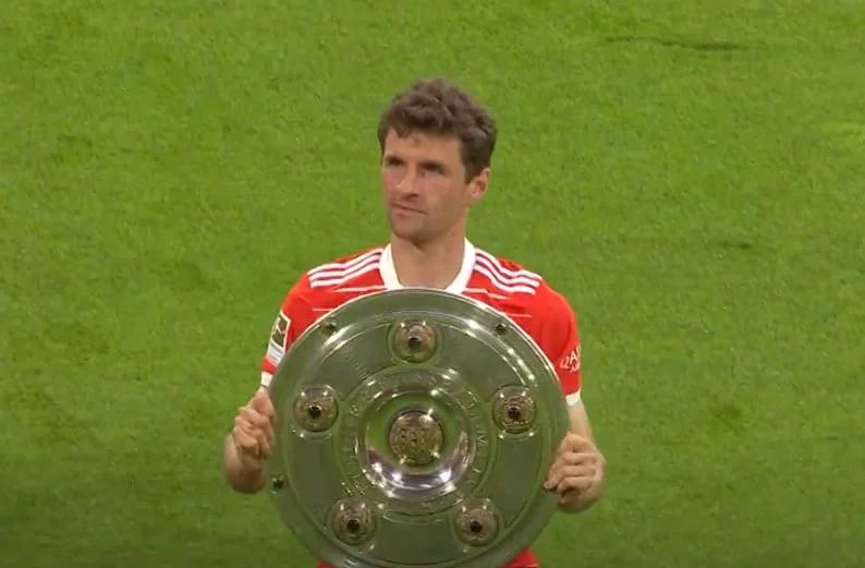 拜仁门将多次救险，当选全场最佳球员，发表根据市场之后.